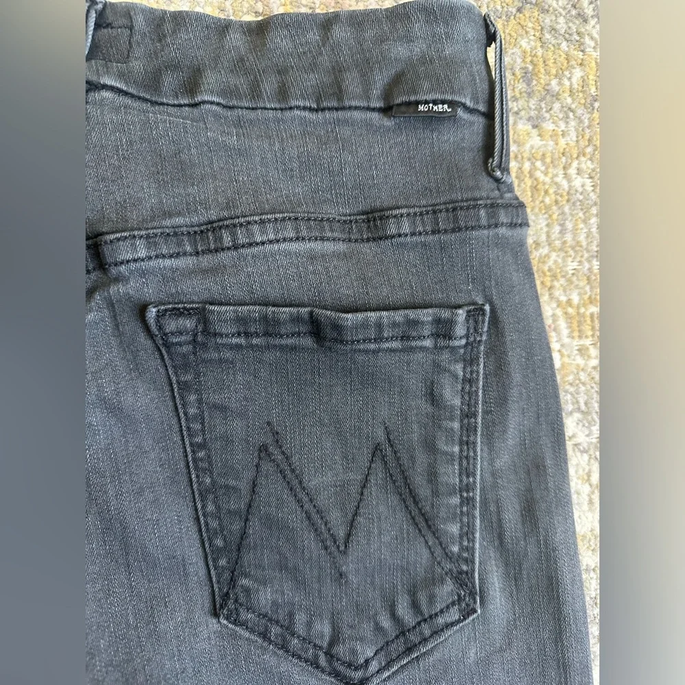 MOTHER The High Waisted Looker Ankle Fray Black Jeans Lighting Up Lanterns 26